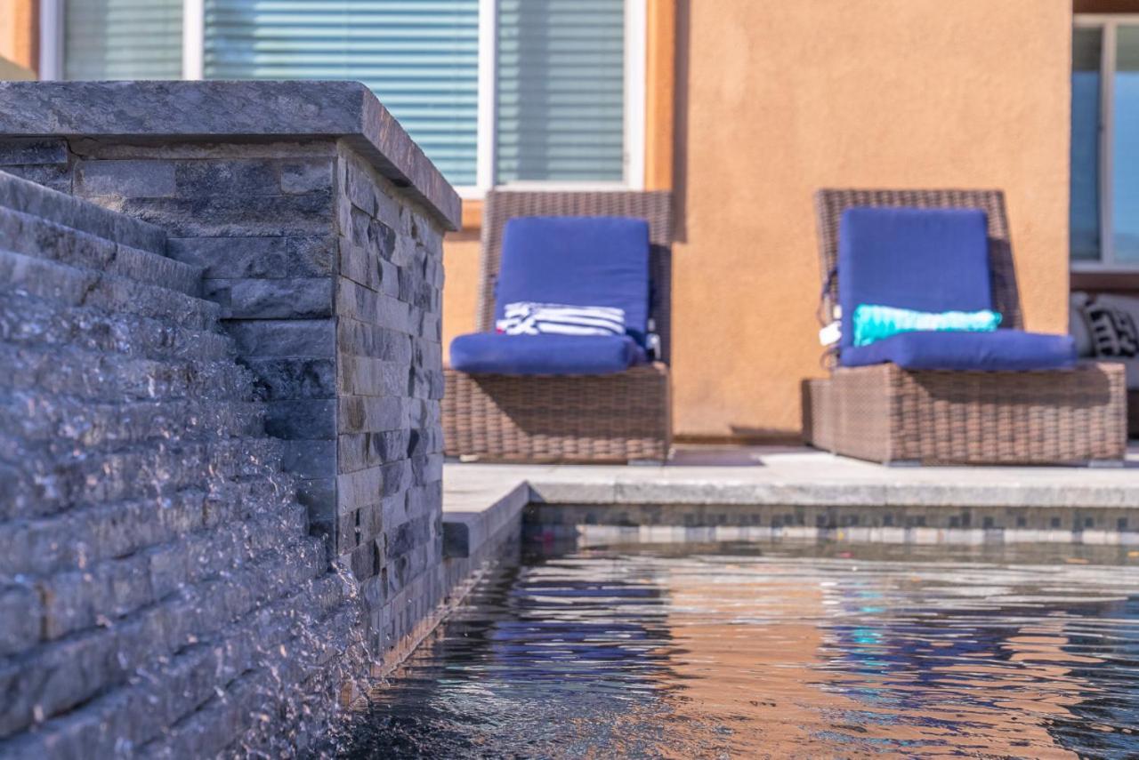 Sentiero - New Resort Style Living, Multi Level Pool อินดิโอ ภายนอก รูปภาพ